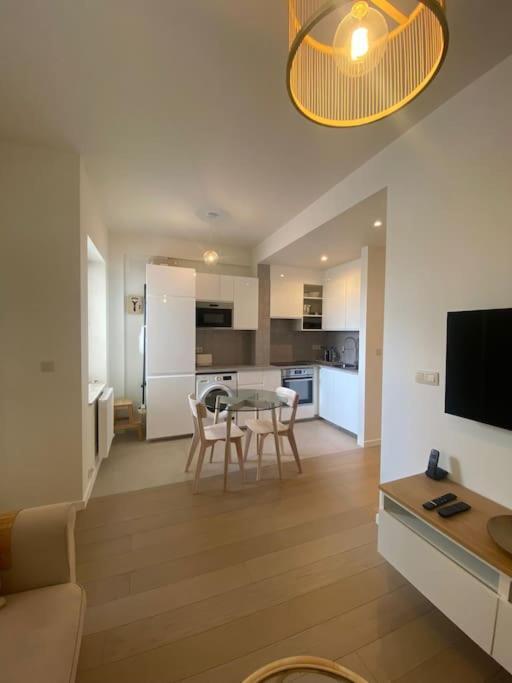 1 Chambre Avec Parking Au Coeur De Bruxelles 2D Exteriör bild