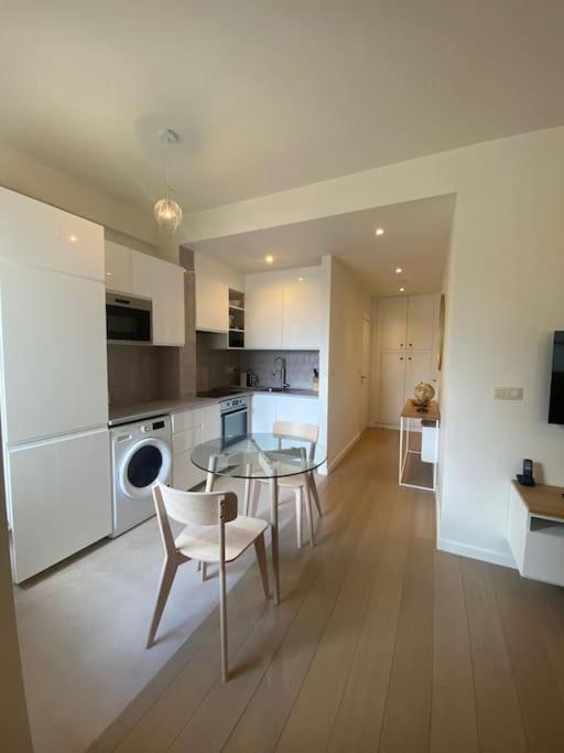 1 Chambre Avec Parking Au Coeur De Bruxelles 2D Exteriör bild